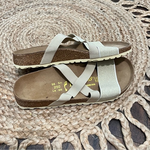 Sold - Picture 3 of 4